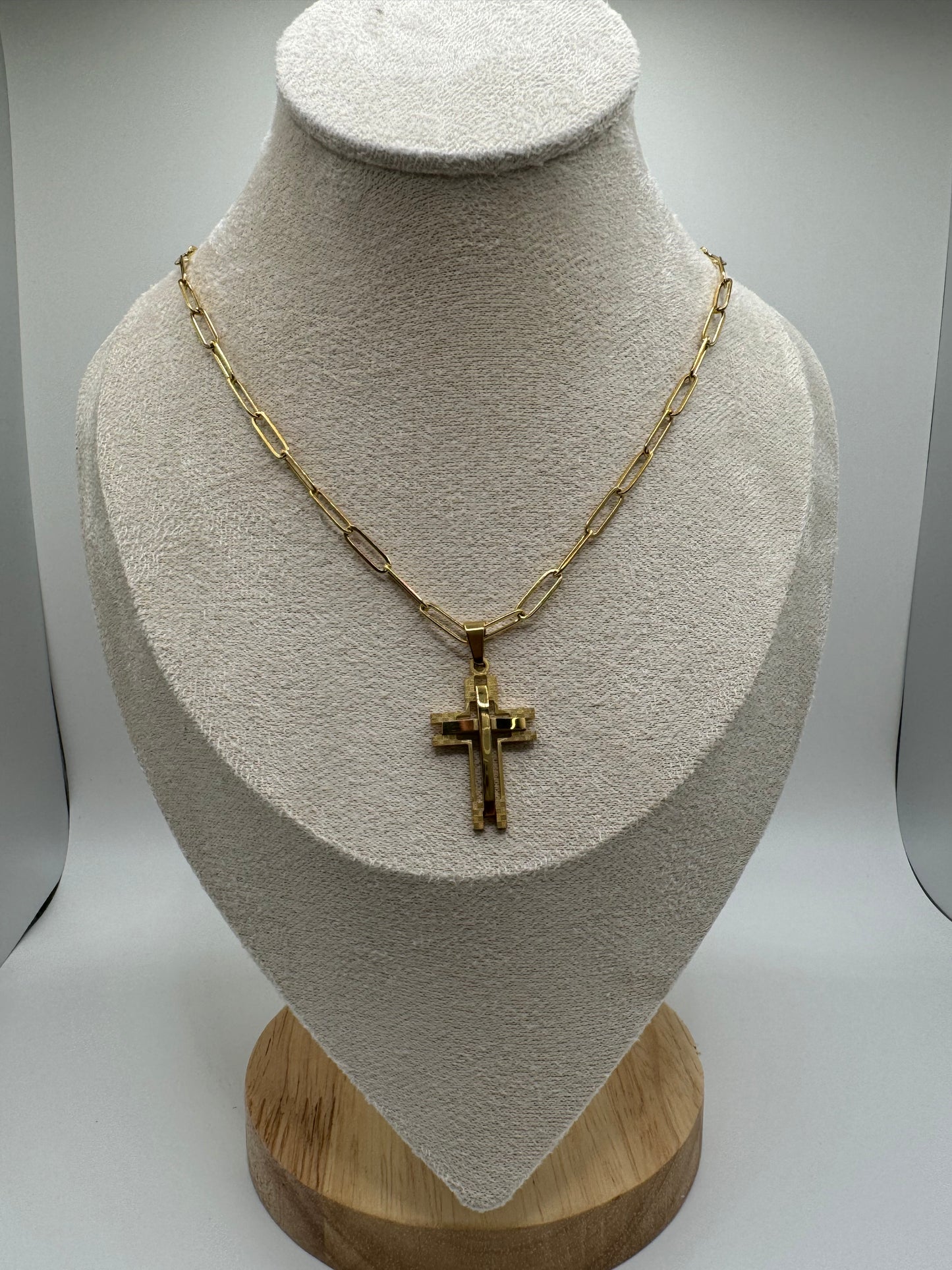 Gold pendant Cross